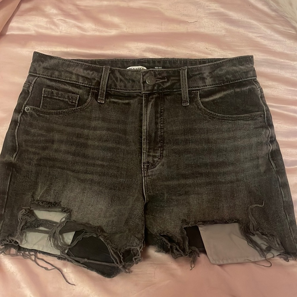 Selling these Old Navy shorts because not my style anymore